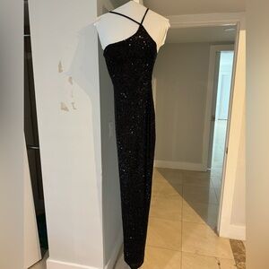 Liberty gown in black